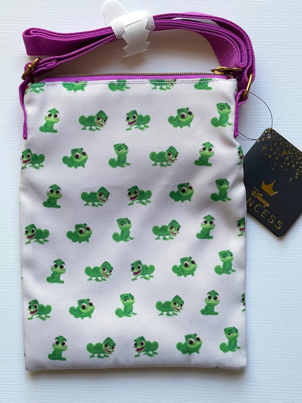 Loungefly Disney Tangled Pascal Passport Crossbody Bag And Enamel Pin - Picture 5 of 5